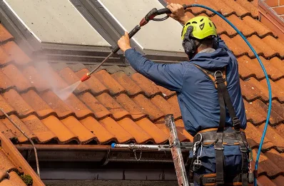 Démoussage et hydrofuge de toiture à Navès